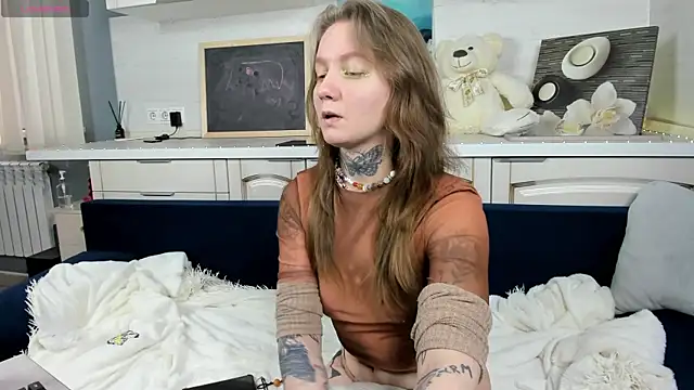 Mary Xextra online show from April 17, 2026, 9:34 am