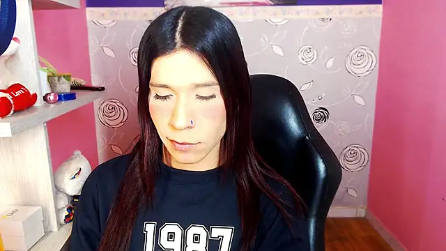 SaraSofia44 online show from February 6, 2025, 2:22 am