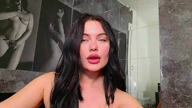 celia chanel online show from February 3, 2025, 9:30 am