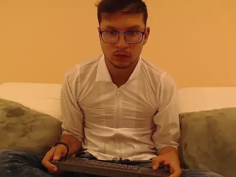 andy loverxx online show from April 10, 2026, 1:44 am