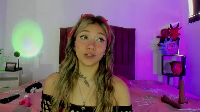 Snapshot of alisson_zafiro_ chatting on December 10, 2024, 1:33 pm alisson zafiro online show from December 10, 2024, 1:33 pm