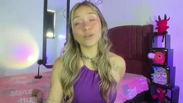 Snapshot of alisson_zafiro_ chatting on December 18, 2024, 3:22 pm alisson zafiro online show from December 18, 2024, 3:22 pm