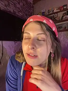 FlorBich online show from May 3, 2026, 10:38 pm