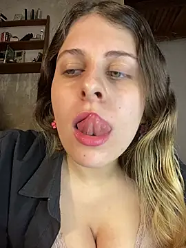 Snapshot of FlorBich chatting on August 3, 2026, 1:27 pm FlorBich online show from August 3, 2026, 1:27 pm