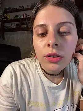 Snapshot of FlorBich chatting on August 7, 2026, 1:40 am FlorBich online show from August 7, 2026, 1:40 am