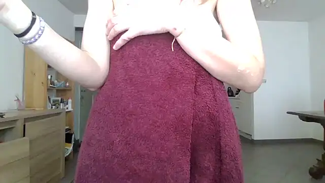 JasmineGlamour online show from February 15, 2026, 9:52 am