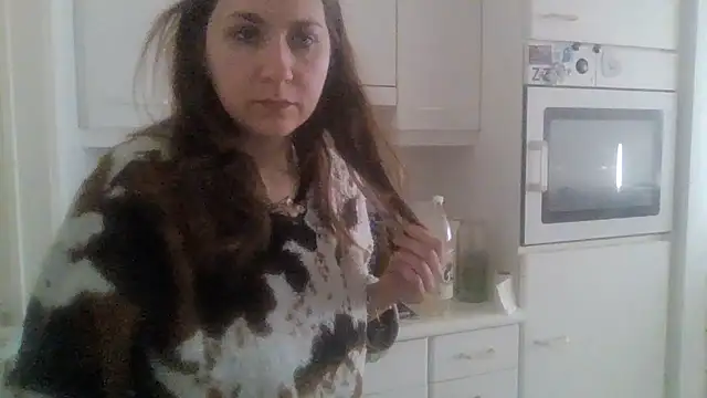 JasmineGlamour online show from April 25, 2026, 5:32 pm