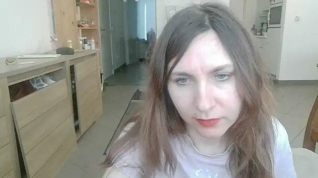 JasmineGlamour online show from April 26, 2026, 5:38 am
