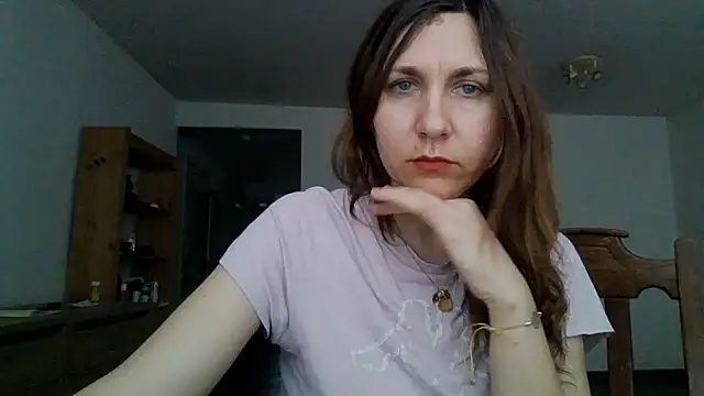JasmineGlamour online show from May 7, 2026, 6:02 pm