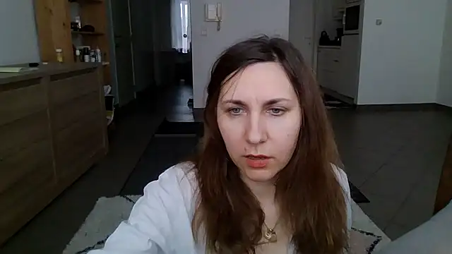 JasmineGlamour online show from May 12, 2026, 4:15 pm