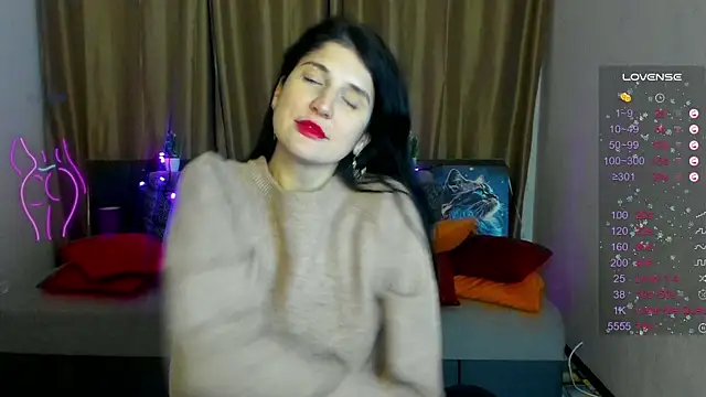 Snapshot of Alianna_Solo_Kisses chatting on December 31, 2024, 9:31 am Alianna Solo Kisses online show from December 31, 2024, 9:31 am