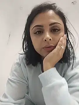 MelannyBell online show from November 25, 2025, 5:57 pm