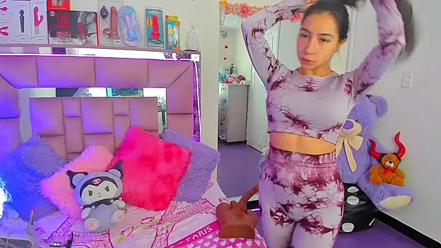 AriadnaCappelletty online show from May 14, 2026, 4:03 pm