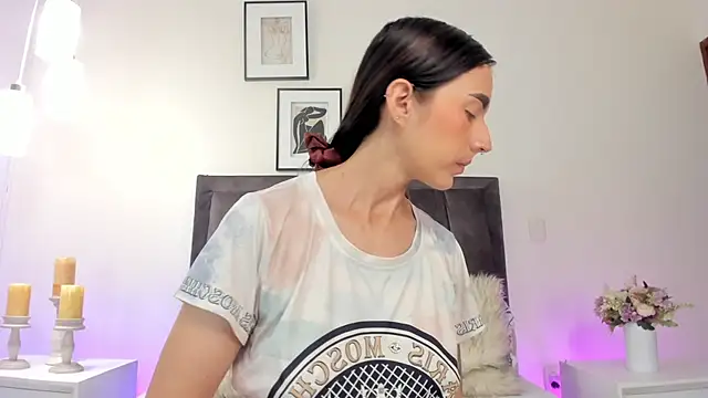 helen mooree online show from February 13, 2026, 12:34 pm