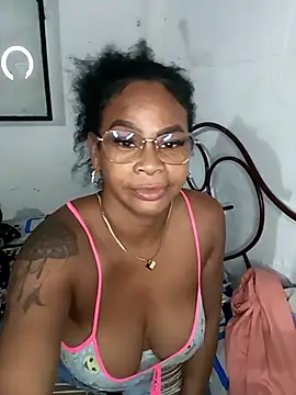Snapshot of Melanie_candy_ chatting on February 7, 2025, 3:12 am Melanie candy online show from February 7, 2025, 3:12 am