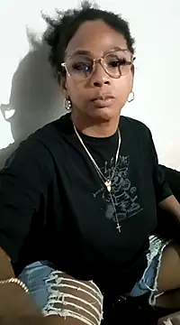 Snapshot of Melanie_candy_ chatting on February 9, 2025, 2:17 am Melanie candy online show from February 9, 2025, 2:17 am