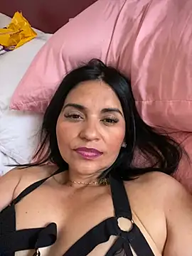 paolagomez  online show from December 15, 2024, 6:26 pm