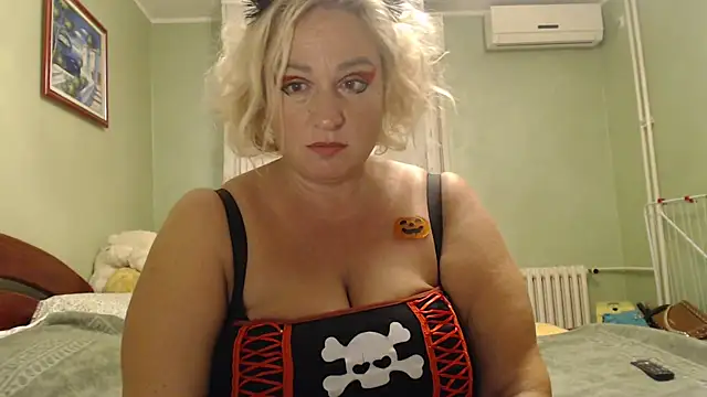 VirginiaNurse online show from October 25, 2025, 4:57 pm