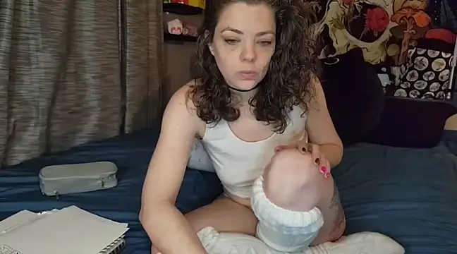 Snapshot of MiaElizabeth chatting on March 2, 2025, 7:21 am MiaElizabeth online show from March 2, 2025, 7:21 am