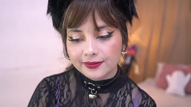 lirio05 online show from October 31, 2025, 6:31 pm