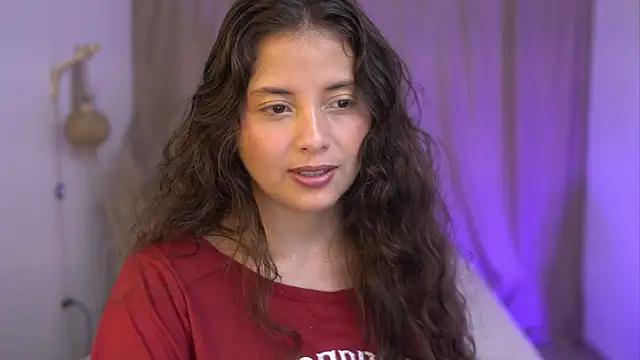 lirio05 online show from November 17, 2025, 6:57 pm