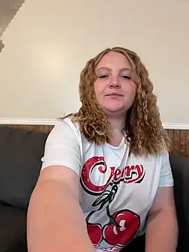 Snapshot of PhatAssBlond chatting on October 31, 2025, 5:36 pm PhatAssBlond online show from October 31, 2025, 5:36 pm