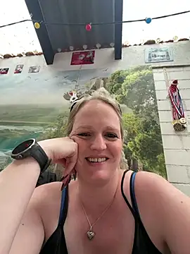 caro kitten online show from July 23, 2026, 1:09 pm
