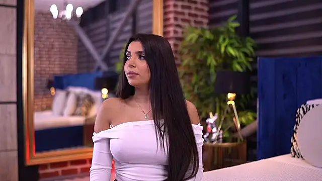 Snapshot of NicoleCellini chatting on October 16, 2025, 6:09 pm NicoleCellini online show from October 16, 2025, 6:09 pm