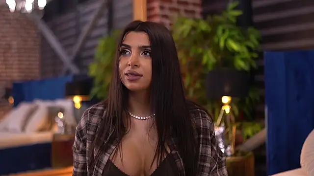 Snapshot of NicoleCellini chatting on October 26, 2025, 6:58 pm NicoleCellini online show from October 26, 2025, 6:58 pm