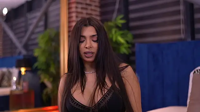 Snapshot of NicoleCellini chatting on October 29, 2025, 6:42 pm NicoleCellini online show from October 29, 2025, 6:42 pm