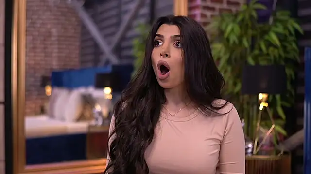 Snapshot of NicoleCellini chatting on November 5, 2025, 6:30 pm NicoleCellini online show from November 5, 2025, 6:30 pm