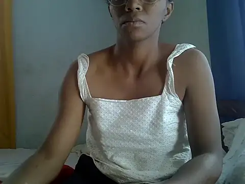 Snapshot of ElianeHot chatting on July 5, 2026, 10:22 am ElianeHot online show from July 5, 2026, 10:22 am