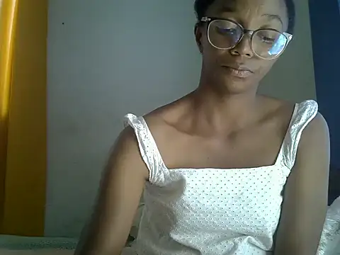 Snapshot of ElianeHot chatting on July 17, 2026, 10:11 am ElianeHot online show from July 17, 2026, 10:11 am