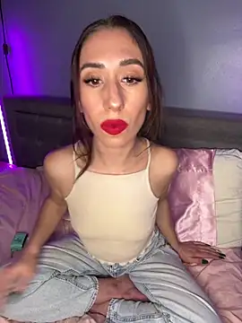 Snapshot of petitebarbiexxx chatting on December 3, 2024, 3:41 am petitebarbiexxx online show from December 3, 2024, 3:41 am