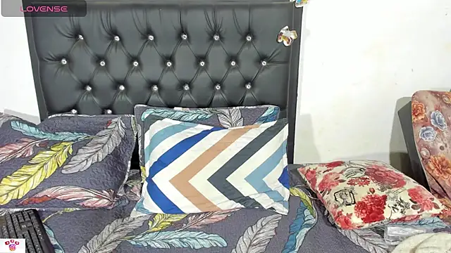 Darlyquenn11 online show from December 23, 2024, 6:00 am