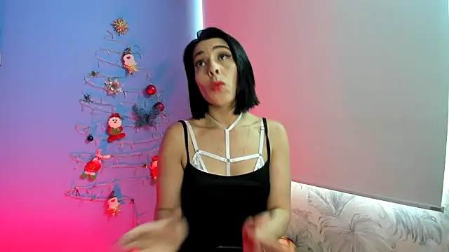 AdelleLennox cg online show from December 21, 2024, 2:37 pm