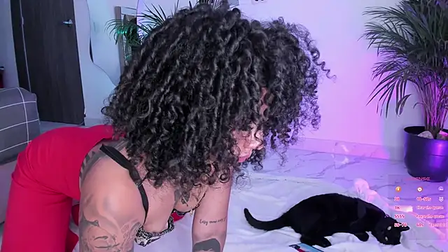 pretty pettite online show from December 14, 2024, 9:56 pm