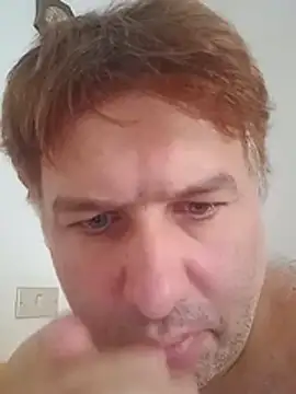 Snapshot of Olandese2682@xh chatting on July 9, 2026, 8:18 am Olandese2682xh online show from July 9, 2026, 8:18 am
