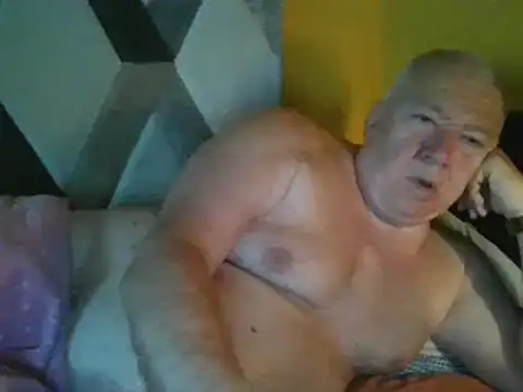 kerzoolee57 online show from June 1, 2026, 4:58 am