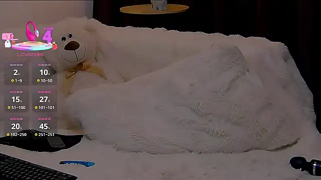 TinaHarley online show from November 27, 2025, 6:32 pm