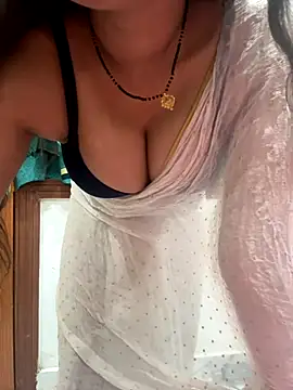 Snapshot of AASHI66 chatting on November 1, 2025, 5:26 pm AASHI66 online show from November 1, 2025, 5:26 pm