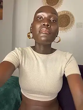 Snapshot of Foxxxyfemale chatting on October 6, 2025, 6:33 am Foxxxyfemale online show from October 6, 2025, 6:33 am