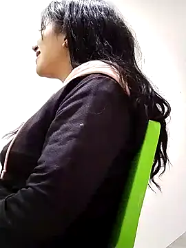 angelie 3 online show from December 6, 2024, 4:03 am