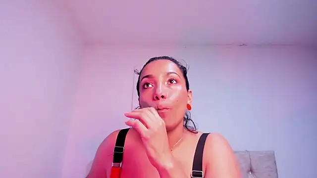 amber demons2021 online show from March 13, 2025, 10:32 pm