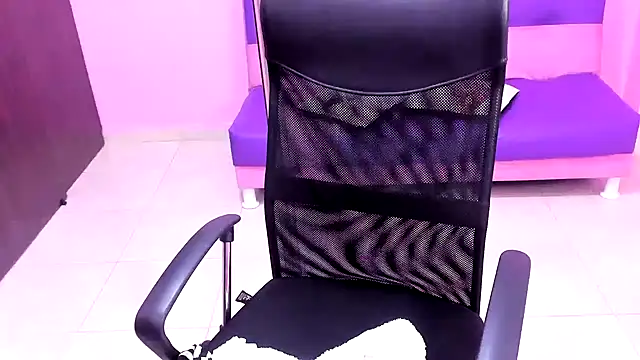 mature dirty squirt online show from January 9, 2026, 12:19 pm