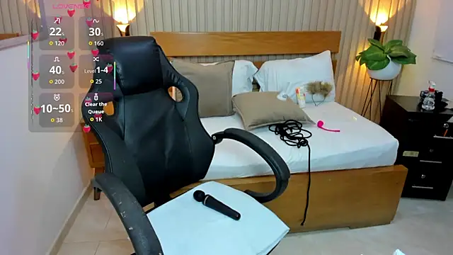 luciana ballesteros  online show from April 7, 2026, 12:05 pm