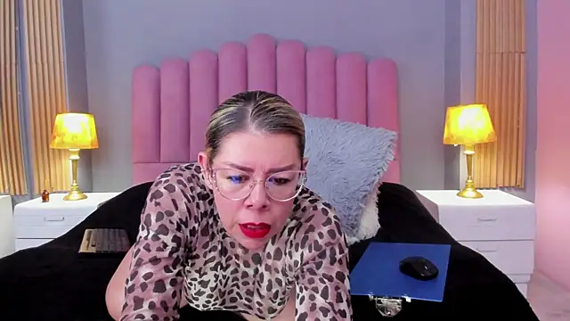 Snapshot of RamonaSimons chatting on January 9, 2025, 8:01 pm RamonaSimons online show from January 9, 2025, 8:01 pm