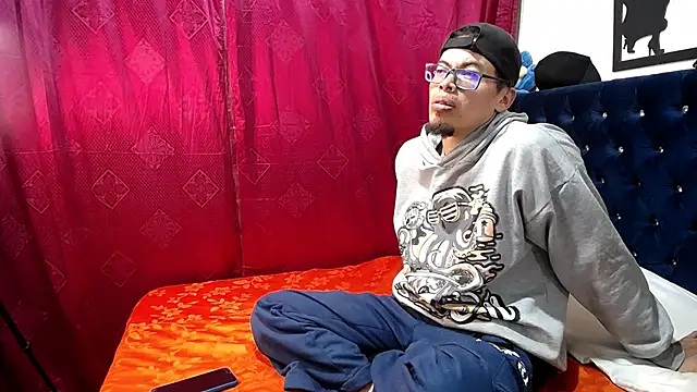 Snapshot of diego_sw09 chatting on December 2, 2025, 3:45 am diego sw09 online show from December 2, 2025, 3:45 am