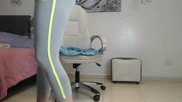 ghostwoman online show from October 25, 2025, 2:02 pm