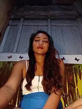 Snapshot of prettybella4u chatting on June 8, 2026, 1:33 pm prettybella4u online show from June 8, 2026, 1:33 pm
